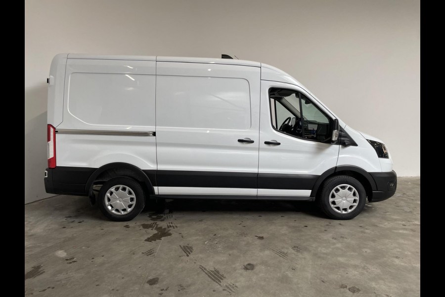 Ford Transit 130pk Automaat L2H2 Navi Camera Trekhaak Cruise control ACC Airco Ford Transit 130pk Automaat L2H2 Navi Camera Trekhaak Cruise control ACC Airco
