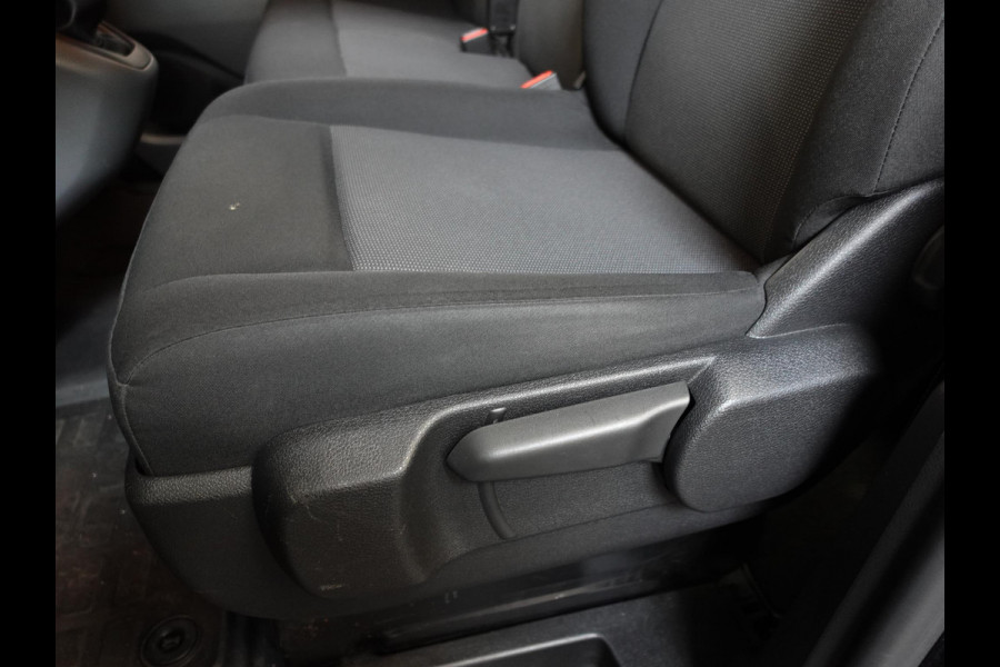 Opel Vivaro 102pk L3H1 Edition Dubbele Cabine 6persoons Navigatie Trekhaak Airco Cruise control