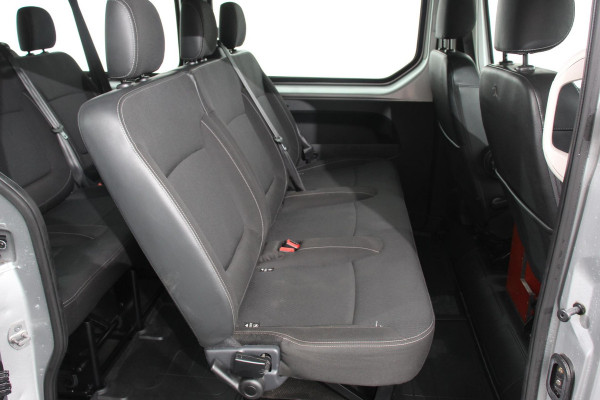 Renault Trafic Passenger 1.6 dCi Grand Authentique Energy incl. BPM/ BTW  L2H1 8 persoons !  Navigatie Airco voor en achter Parkeer sensoren Cruise Control Bumpers in kleur