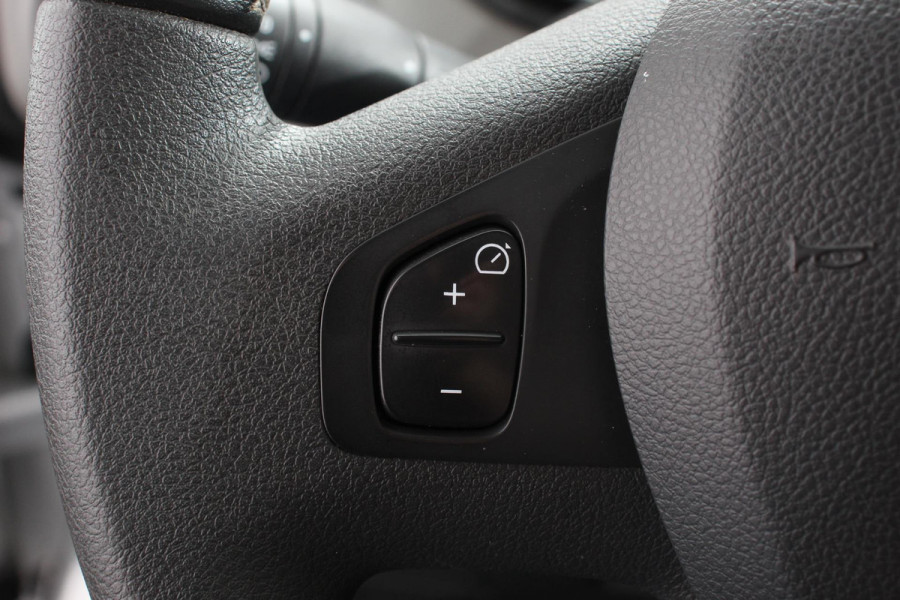 Renault Trafic Passenger 1.6 dCi Grand Authentique Energy incl. BPM/ BTW  L2H1 8 persoons !  Navigatie Airco voor en achter Parkeer sensoren Cruise Control Bumpers in kleur
