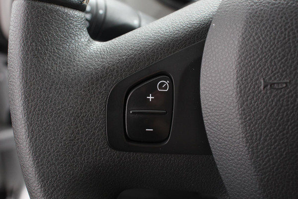 Renault Trafic Passenger 1.6 dCi Grand Authentique Energy incl. BPM/ BTW  L2H1 8 persoons !  Navigatie Airco voor en achter Parkeer sensoren Cruise Control Bumpers in kleur