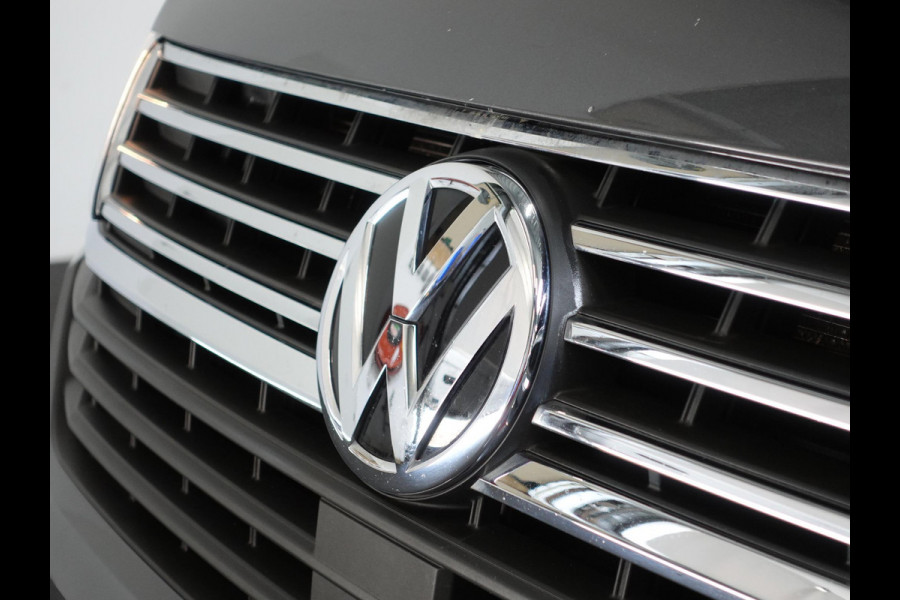 Volkswagen Transporter 2.0 TDI L2H1 28 Dubbele Cabine Highline Automaat Airco Cruise Control adaptief Parkeersensoren Trekhaak Volkswagen Transporter 2.0 TDI L2H1 28 Dubbele Cabine Highline Automaat Airco Cruise Control adaptief Parkeersensoren Trekhaak