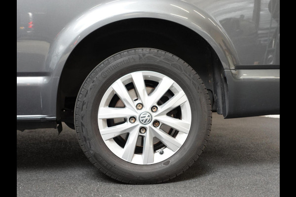 Volkswagen Transporter 2.0 TDI L2H1 28 Dubbele Cabine Highline Automaat Airco Cruise Control adaptief Parkeersensoren Trekhaak Volkswagen Transporter 2.0 TDI L2H1 28 Dubbele Cabine Highline Automaat Airco Cruise Control adaptief Parkeersensoren Trekhaak