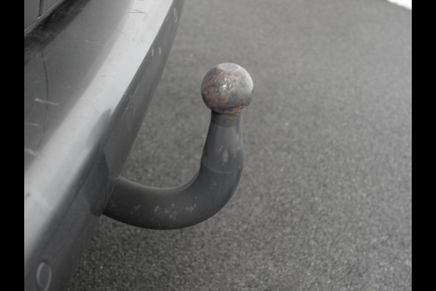 Volkswagen Transporter 2.0 TDI L2H1 28 Dubbele Cabine Highline Automaat Airco Cruise Control adaptief Parkeersensoren Trekhaak Volkswagen Transporter 2.0 TDI L2H1 28 Dubbele Cabine Highline Automaat Airco Cruise Control adaptief Parkeersensoren Trekhaak