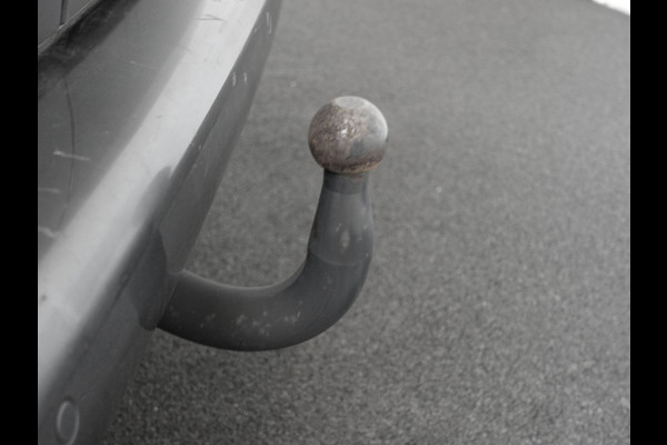 Volkswagen Transporter 2.0 TDI L2H1 28 Dubbele Cabine Highline Automaat Airco Cruise Control adaptief Parkeersensoren Trekhaak Volkswagen Transporter 2.0 TDI L2H1 28 Dubbele Cabine Highline Automaat Airco Cruise Control adaptief Parkeersensoren Trekhaak