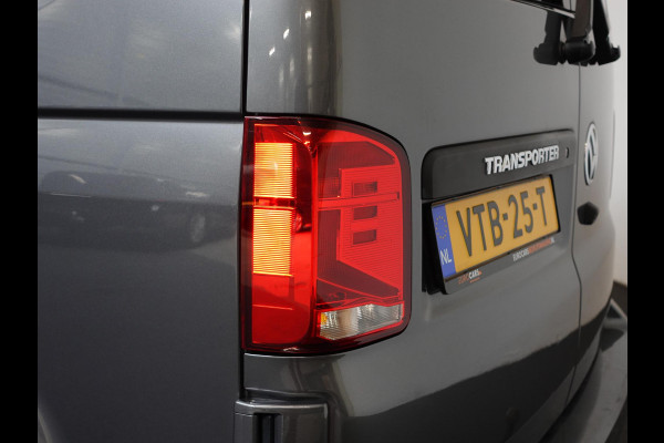 Volkswagen Transporter 2.0 TDI L2H1 28 Dubbele Cabine Highline Automaat Airco Cruise Control adaptief Parkeersensoren Trekhaak Volkswagen Transporter 2.0 TDI L2H1 28 Dubbele Cabine Highline Automaat Airco Cruise Control adaptief Parkeersensoren Trekhaak