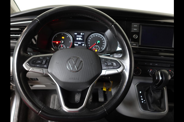 Volkswagen Transporter 2.0 TDI L2H1 28 Dubbele Cabine Highline Automaat Airco Cruise Control adaptief Parkeersensoren Trekhaak Volkswagen Transporter 2.0 TDI L2H1 28 Dubbele Cabine Highline Automaat Airco Cruise Control adaptief Parkeersensoren Trekhaak