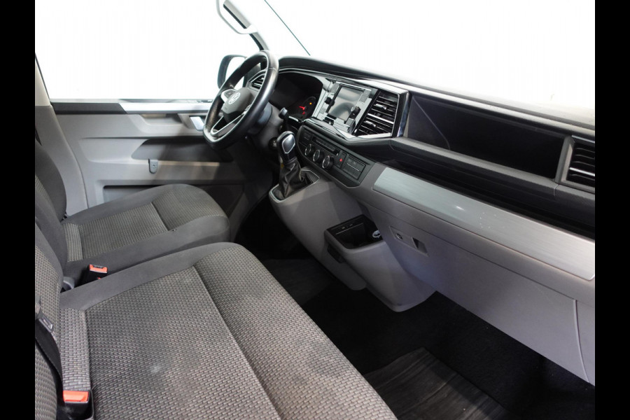 Volkswagen Transporter 2.0 TDI L2H1 28 Dubbele Cabine Highline Automaat Airco Cruise Control adaptief Parkeersensoren Trekhaak Volkswagen Transporter 2.0 TDI L2H1 28 Dubbele Cabine Highline Automaat Airco Cruise Control adaptief Parkeersensoren Trekhaak