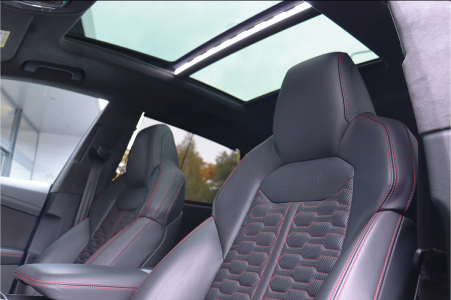 Audi RSQ8 4.0 **Ceramic/Carbon/B&O/Alcantara/23"/ACC**