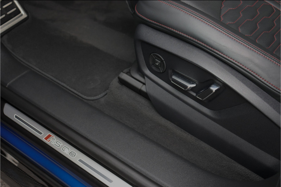 Audi RSQ8 4.0 **Ceramic/Carbon/B&O/Alcantara/23"/ACC**