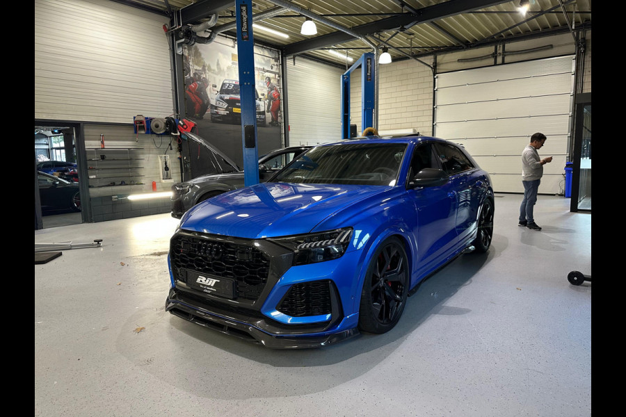 Audi RSQ8 4.0 **Ceramic/Carbon/B&O/Alcantara/23"/ACC**
