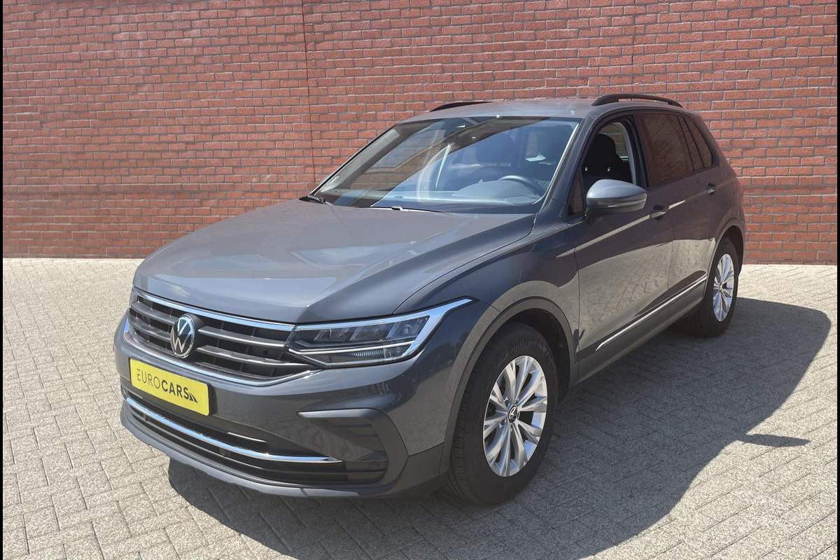 Volkswagen Tiguan 1.5 TSI DSG 150pk Life | Navigatie | Apple Carplay/Android Auto | Parkeersensoren | Adaptive cruise Control | Wegklapbare Trekhaak | Stoel- en stuurverwarming | Ledverlichting | Getinte ramen | Climate Control Volkswagen Tiguan 1.5 TSI DSG 150pk Life | Navigatie | Apple Carplay/Android Auto | Parkeersensoren | Adaptive cruise Control | Wegklapbare Trekhaak | Stoel- en stuurverwarming | Ledverlichting | Getinte ramen | Climate Control