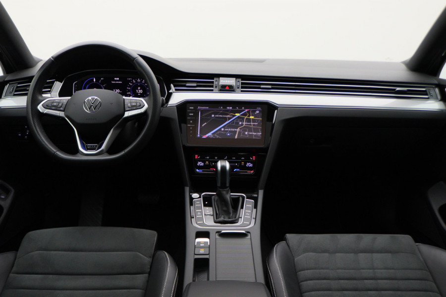 Volkswagen Passat Variant 1.4 TSI DSG PHEV GTE Business Virtual Cockpit, Panoramadak, ACC, Camera, Apple Carplay, DAB, PDC, 18''