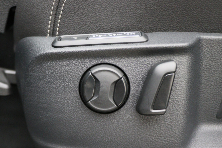 Volkswagen Passat Variant 1.4 TSI DSG PHEV GTE Business Virtual Cockpit, Panoramadak, ACC, Camera, Apple Carplay, DAB, PDC, 18''