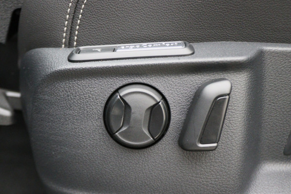 Volkswagen Passat Variant 1.4 TSI DSG PHEV GTE Business Virtual Cockpit, Panoramadak, ACC, Camera, Apple Carplay, DAB, PDC, 18''