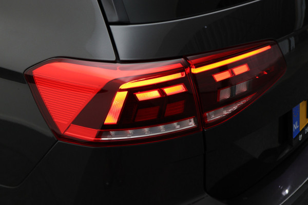 Volkswagen Passat Variant 1.4 TSI DSG PHEV GTE Business Virtual Cockpit, Panoramadak, ACC, Camera, Apple Carplay, DAB, PDC, 18''