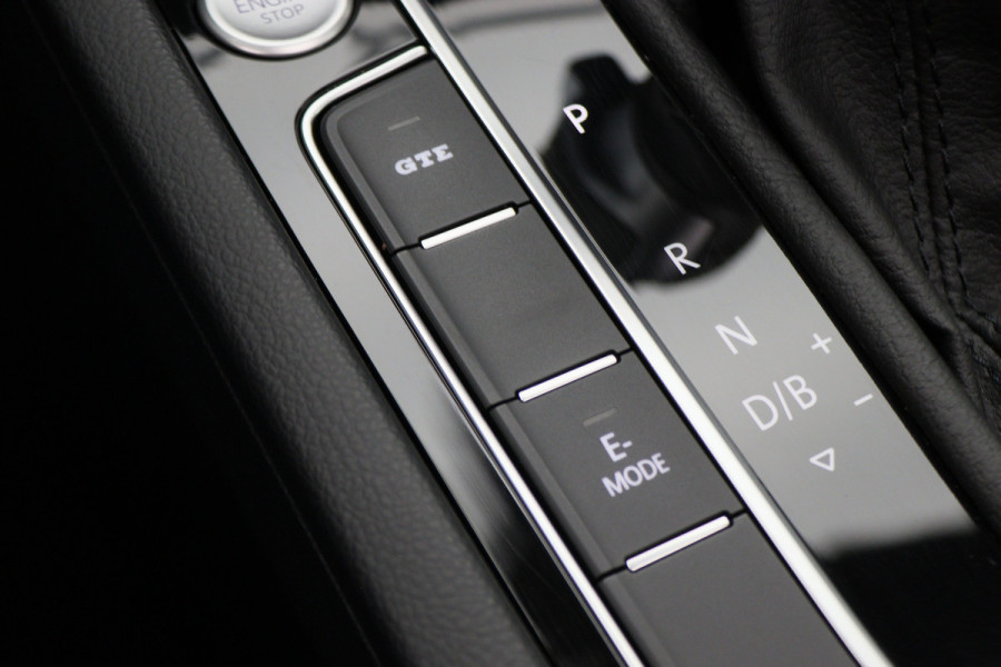 Volkswagen Passat Variant 1.4 TSI DSG PHEV GTE Business Virtual Cockpit, Panoramadak, ACC, Camera, Apple Carplay, DAB, PDC, 18''