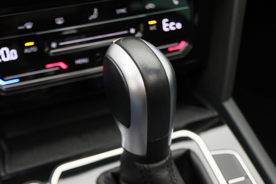 Volkswagen Passat Variant 1.4 TSI DSG PHEV GTE Business Virtual Cockpit, Panoramadak, ACC, Camera, Apple Carplay, DAB, PDC, 18''