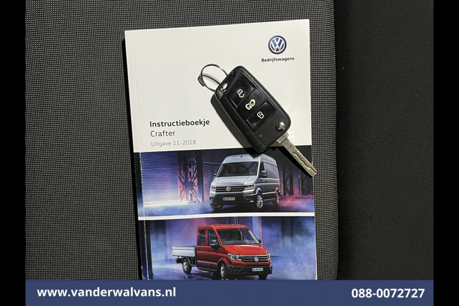Volkswagen Crafter 2.0 TDI 140pk L3H3 L2H2 Euro6 Airco | 3000kg Trekhaak | Navigatie | Apple Carplay Android Auto, Cruisecontrol, Parkeersensoren, Bijrijdersbank