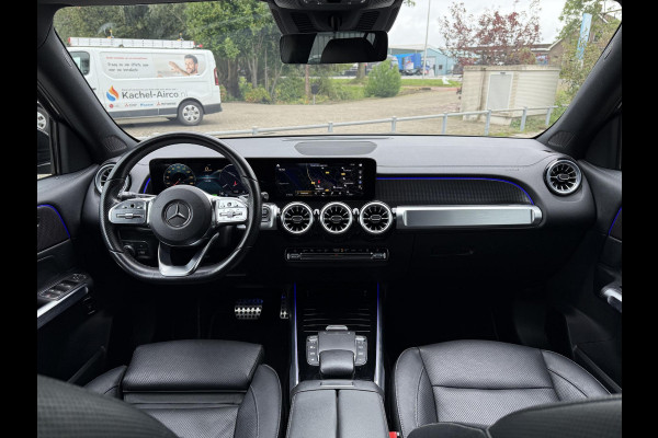 Mercedes-Benz EQB 300 4MATIC AMG 67 kWh | Panorama | Burmester | Stoel Verkoeling | Leder |