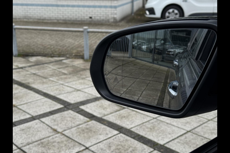 Mercedes-Benz EQB 300 4MATIC AMG 67 kWh | Panorama | Burmester | Stoel Verkoeling | Leder |
