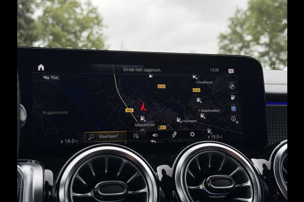 Mercedes-Benz EQB 300 4MATIC AMG 67 kWh | Panorama | Burmester | Stoel Verkoeling | Leder |