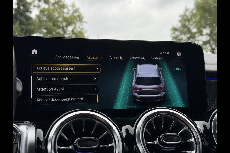 Mercedes-Benz EQB 300 4MATIC AMG 67 kWh | Panorama | Burmester | Stoel Verkoeling | Leder |