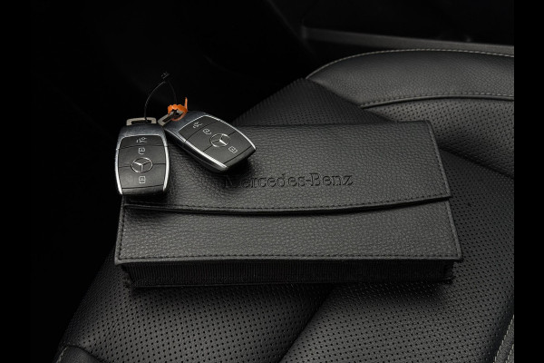 Mercedes-Benz EQB 300 4MATIC AMG 67 kWh | Panorama | Burmester | Stoel Verkoeling | Leder |