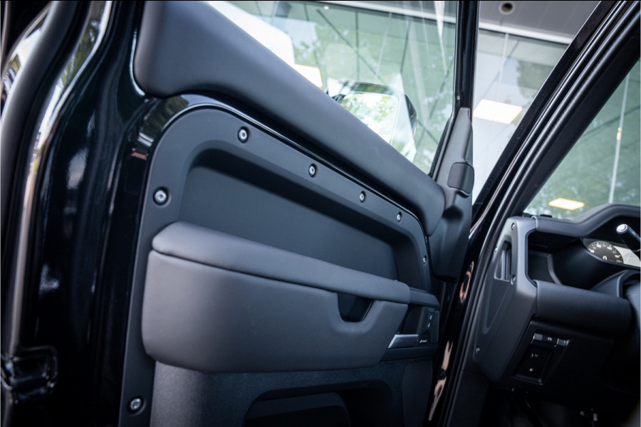 Land Rover Defender 110 2.0 P300e 110 X-Dynamic HSE ** URBAN ** 22inch ** Towing ** Cold Climate Dakspoiler ** Side Vents