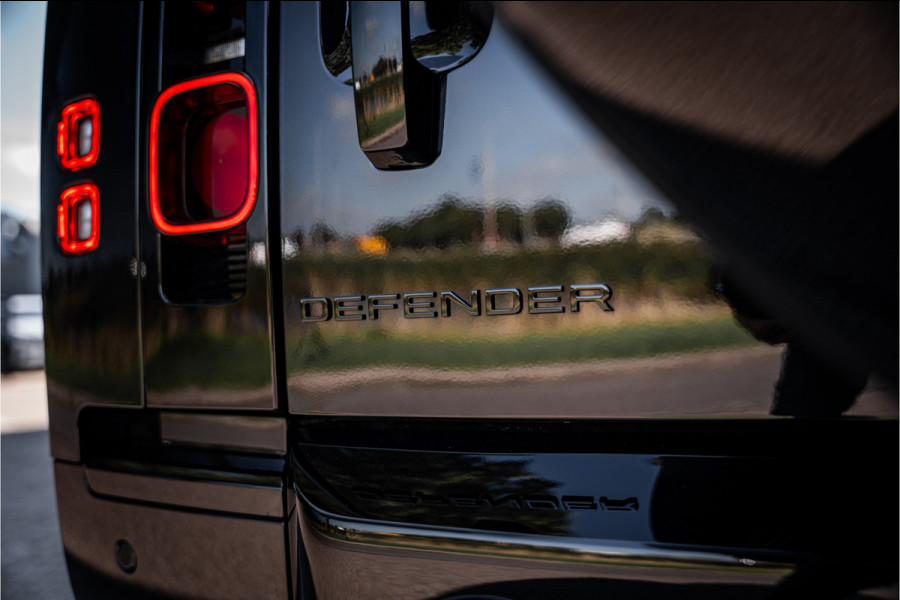 Land Rover Defender 110 2.0 P300e 110 X-Dynamic HSE ** URBAN ** 22inch ** Towing ** Cold Climate Dakspoiler ** Side Vents