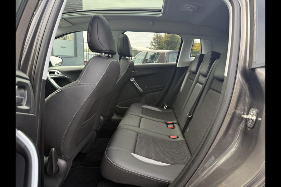 Peugeot 2008 1.2 PureTech Allure 2e Eigenaar,Navi,Pano,Camera,Clima,Cruise,PDC,Trekhaak,Apple Carplay,N.A.P,APK tot 05-2026