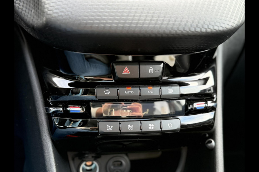 Peugeot 2008 1.2 PureTech Allure 2e Eigenaar,Navi,Pano,Camera,Clima,Cruise,PDC,Trekhaak,Apple Carplay,N.A.P,APK tot 05-2026