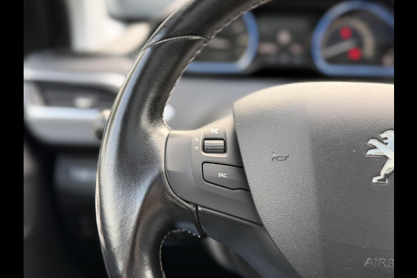 Peugeot 2008 1.2 PureTech Allure 2e Eigenaar,Navi,Pano,Camera,Clima,Cruise,PDC,Trekhaak,Apple Carplay,N.A.P,APK tot 05-2026