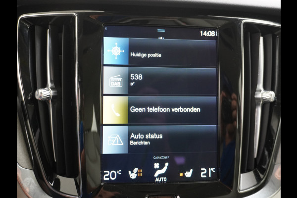 Volvo V60 2.0T AUT-7 Inscription Leder MHEV Apple Carplay Android Auto Harman&Kardon®-Hifi Camera Adap.Cruise Elek.Stoelen Stuur+Stoelverw Lmv 18" Led Elek. Achterklep Regen-Lichtsensor Collision Avoidance Bluetooth Wifi 1e Eigenaar €50.755 Nieuwprijs Zeer compleet MHEV-Mild-Hybrid 1.800kg trekvermogen