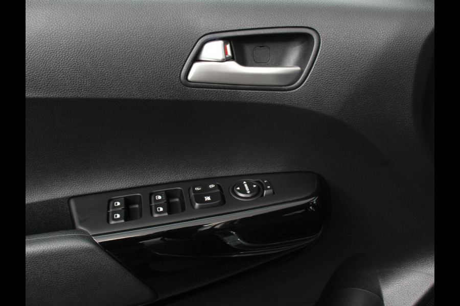 Kia Picanto 1.0 DPi Automaat DynamicLine | Navigatie | Apple Carplay / Android Auto | Airco | Camera | DAB | Stoelverwarming | Extra Getint glas | Lichtmetalen velgen | Cruise Control | Bluetooth