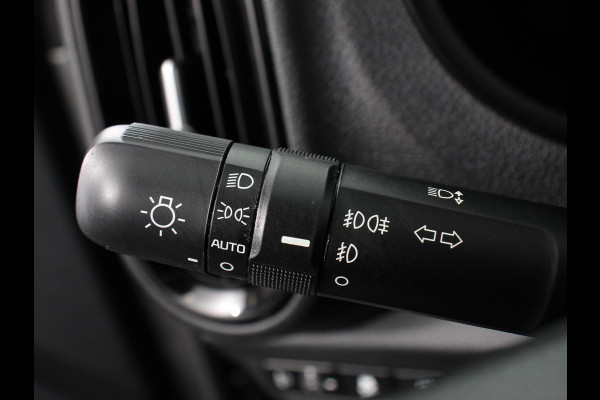 Kia Picanto 1.0 DPi Automaat DynamicLine | Navigatie | Apple Carplay / Android Auto | Airco | Camera | DAB | Stoelverwarming | Extra Getint glas | Lichtmetalen velgen | Cruise Control | Bluetooth
