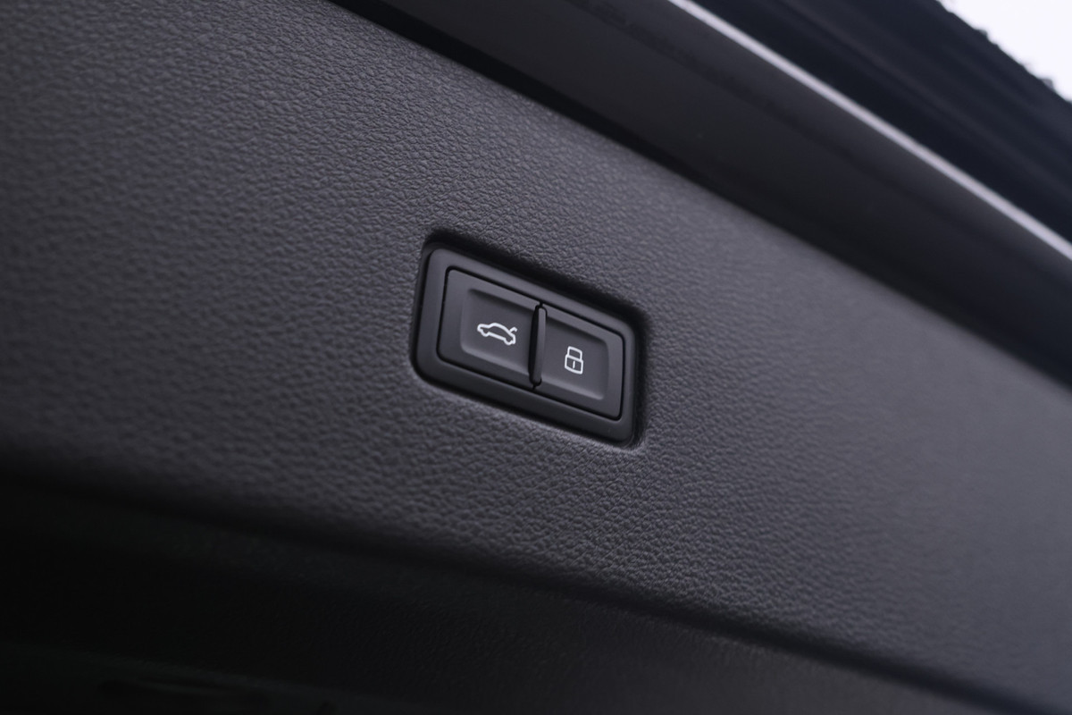 Audi Q8 55 TFSI e quattro Pro Line S alle opties behalve panorama Audi Q8 55 TFSI e quattro Pro Line S alle opties behalve panorama