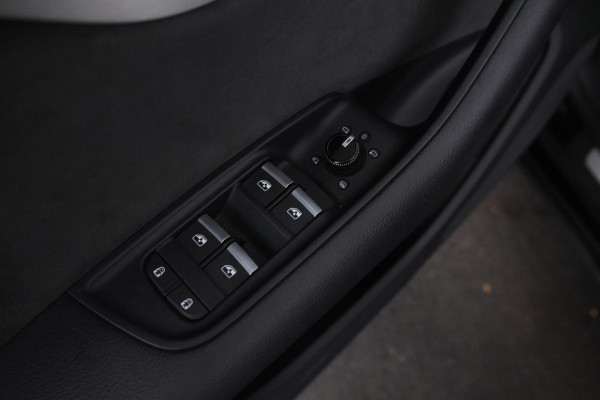 Audi Q8 55 TFSI e quattro Pro Line S alle opties behalve panorama