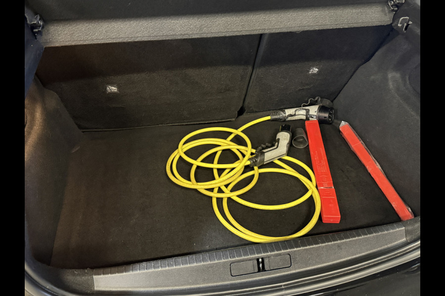 Opel CORSA-E Elegance 50 kWh | Intellilux | Stoel/Stuurverwarming | Apple Carplay