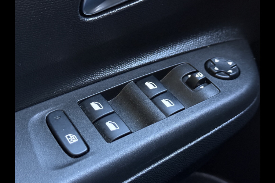 Opel CORSA-E Elegance 50 kWh | Intellilux | Stoel/Stuurverwarming | Apple Carplay