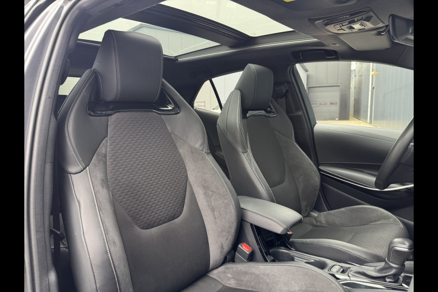 Toyota Corolla Hybrid 140 Executive / Bi tone | Schuif-/kantel dak | JBL | Head-up | 18 inch | Rijklaar!!!