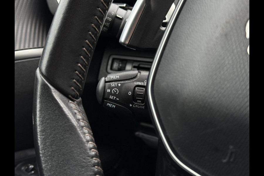 Peugeot 5008 1.2 PureTech Active Avantage | 7 Persoons | Trekhaak | Camera | Navi |