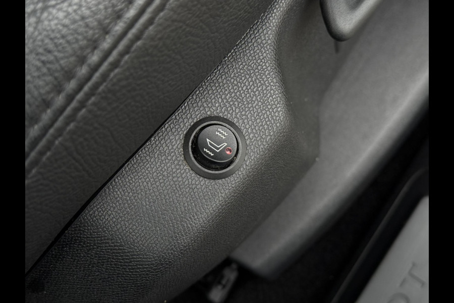Peugeot 5008 1.2 PureTech Active Avantage | 7 Persoons | Trekhaak | Camera | Navi |