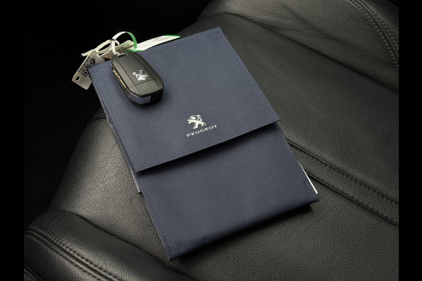 Peugeot 5008 1.2 PureTech Active Avantage | 7 Persoons | Trekhaak | Camera | Navi |