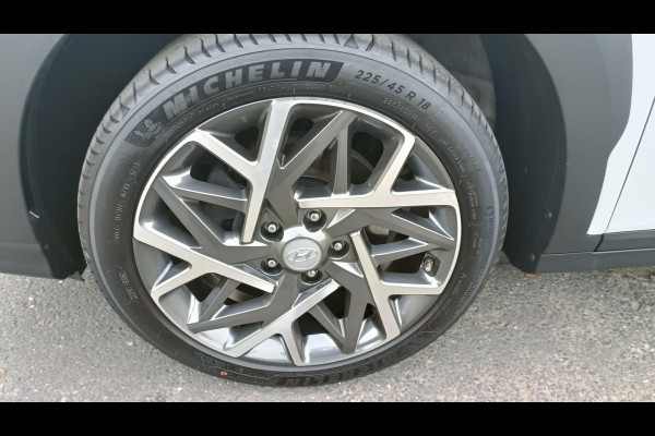 Hyundai Kona 1.6 GDI HEV Premium Sky