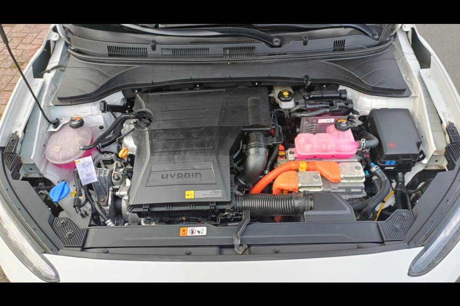 Hyundai Kona 1.6 GDI HEV Premium Sky