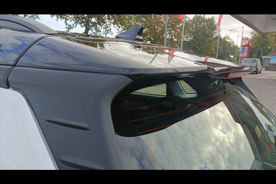 Hyundai Kona 1.6 GDI HEV Premium Sky