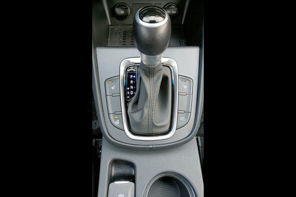 Hyundai Kona 1.6 GDI HEV Premium Sky