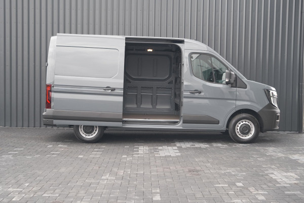 Renault Master T35 2.0 dCi 150 L2H2 Extra | Trekhaak | Camera | Vloerplaat | Apple Carplay