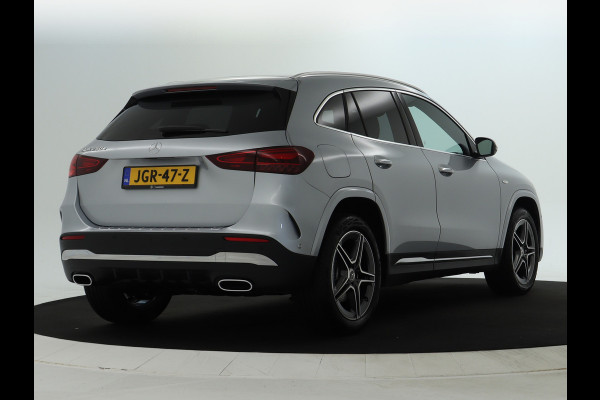 Mercedes-Benz GLA 250 e AMG Plug-In Hybride AMG Line | Head-up-Display | Distronic | 11Kw Laden | Stuur en Stoelverwarming | Sfeerverlichting. Inclusief 48 maanden Mercedes-Benz Certified garantie voor Europa.